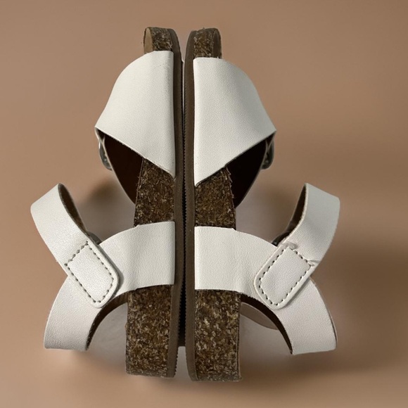 🔥OLD NAVY SANDLAS🔥 - Picture 4 of 5